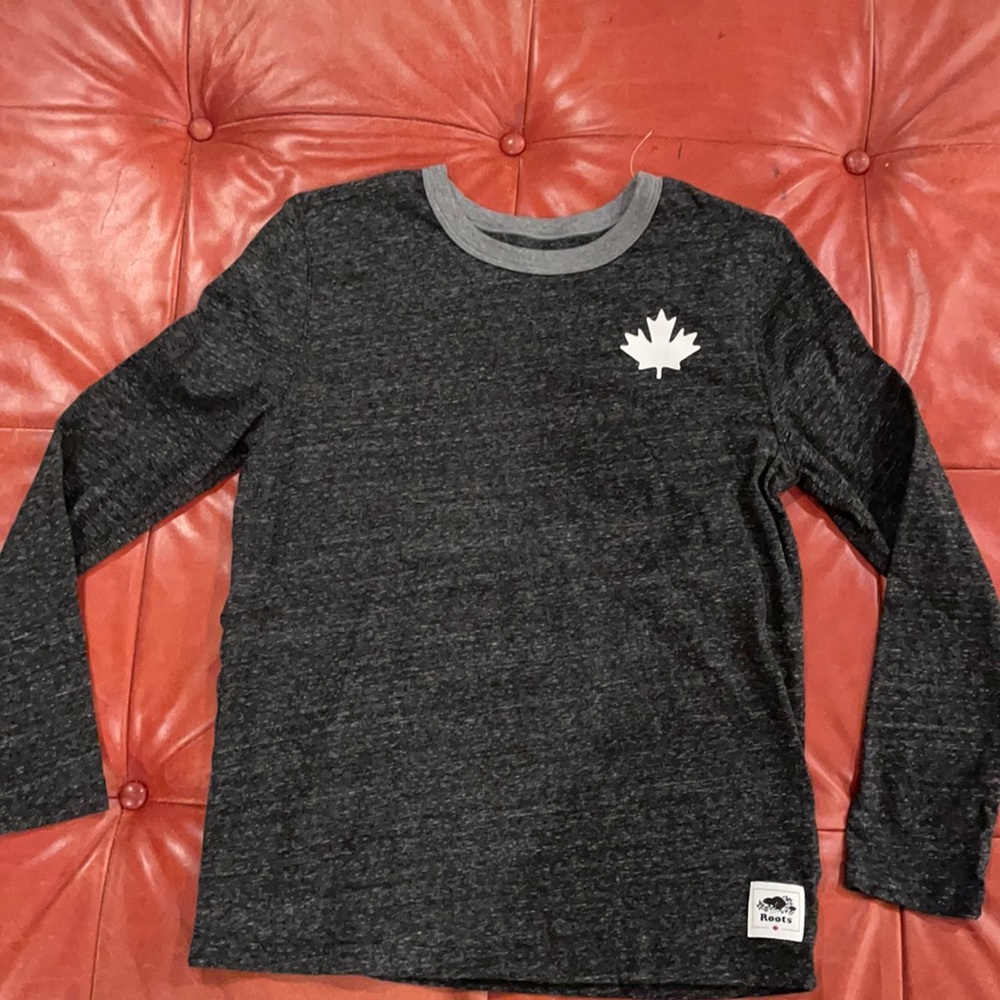 Roots boys XXL gray crewneck long sleeve T with Canada on back